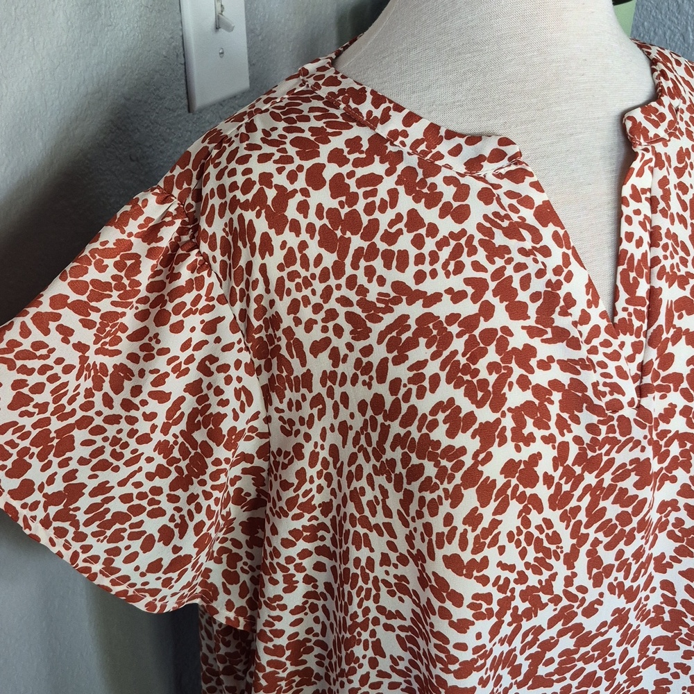 Maurices Rust Colored Animal Print Flutter Sleeve Women’s Plus Size 2X - Picture 2 of 5
